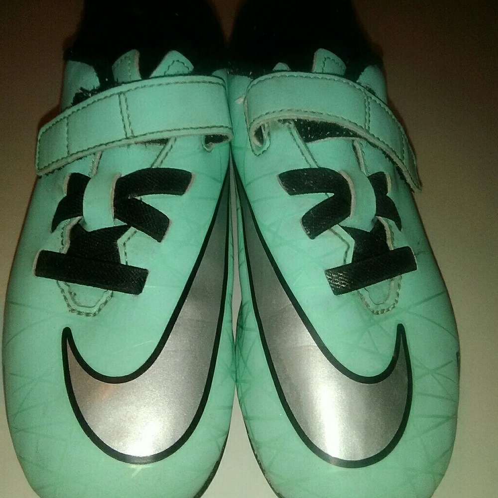 Nike kids hypervenom soccer cleats